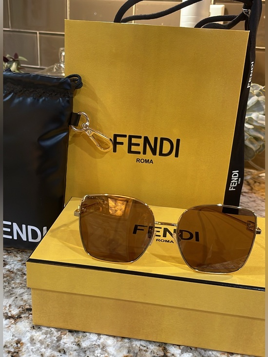 Fendi Accessories - Fendi 🤎 Baguette Authenticated Sunglasses with Brown Monogram Print BRAND NEW!
